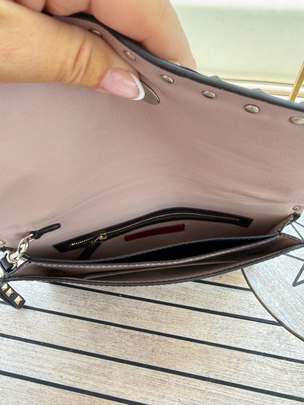Valentino Garvanni Nappa Watercolor Rockstud Wristlet Clutch in Black Pre-Owned - Picture 4 of 7